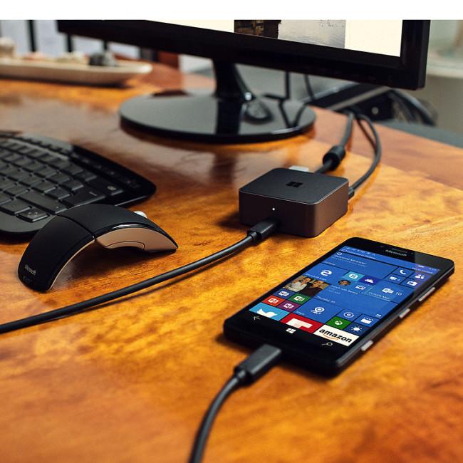 Lumia con accesorio Dock continuum