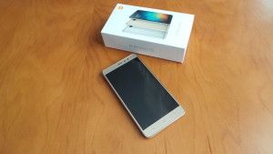 Redmi photo Xiaomi Note 3 with its box