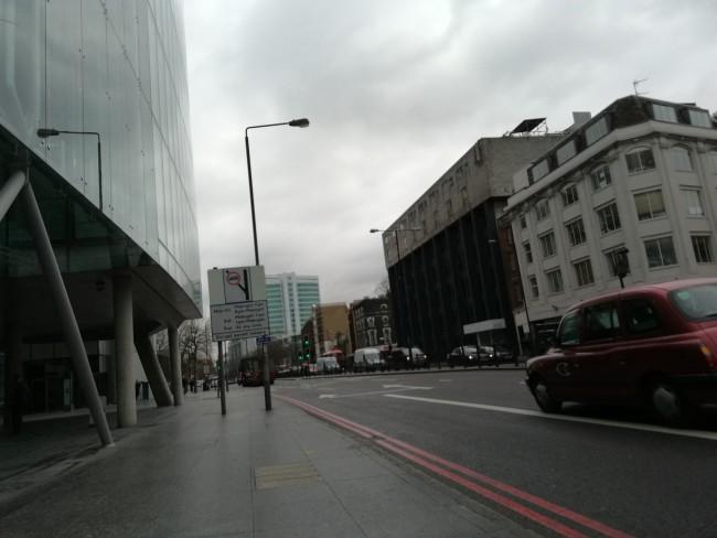foto de calle nublada