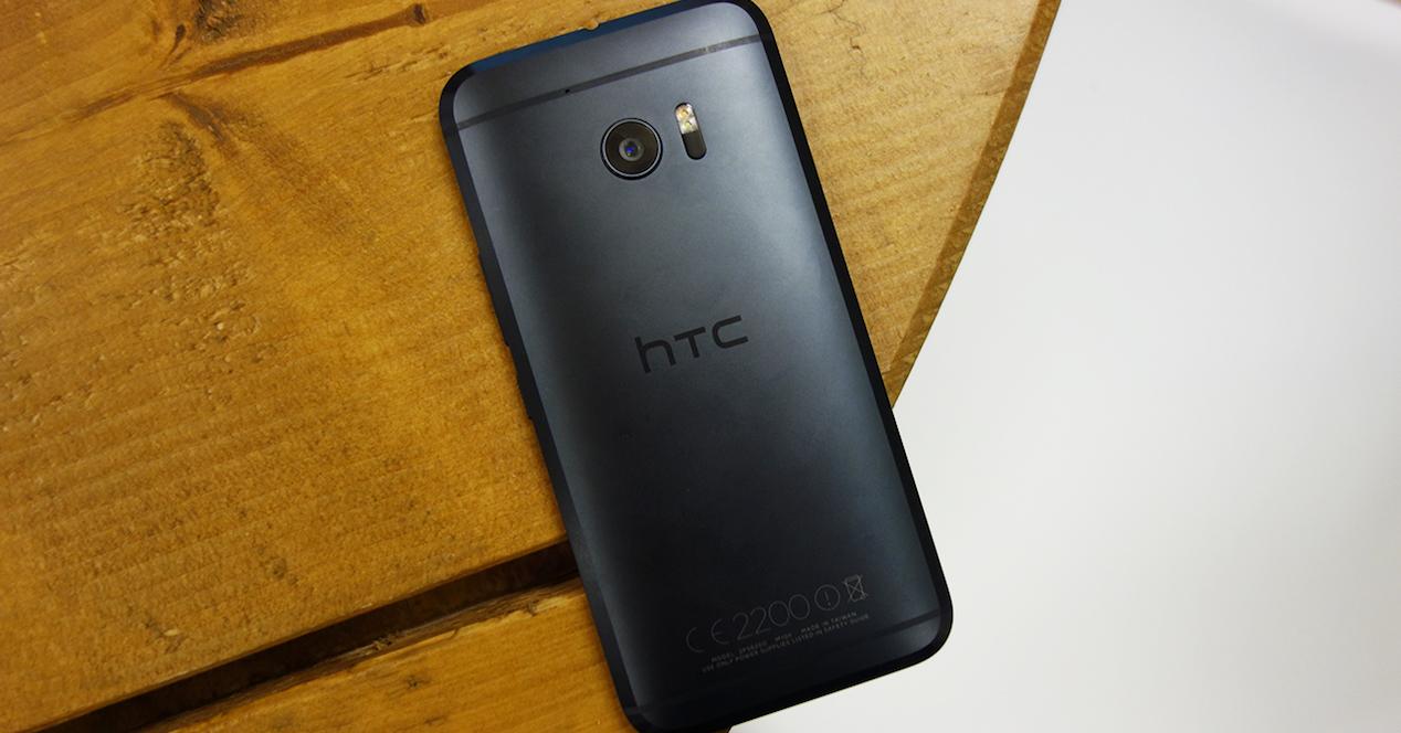Aparecen las primeras imágenes del HTC X10