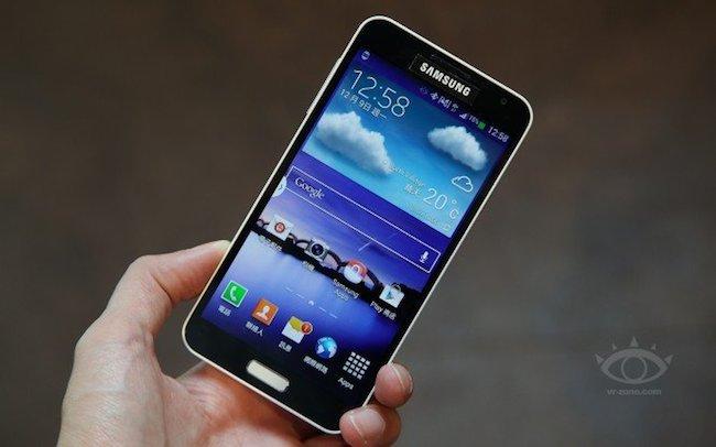 Samsung Galaxy J 01