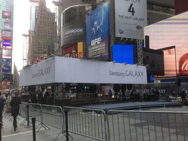 Times Square horas antes de la presentación del S4
