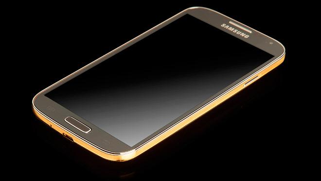 Perfil del Samsung Galaxy S4 bañado en oro