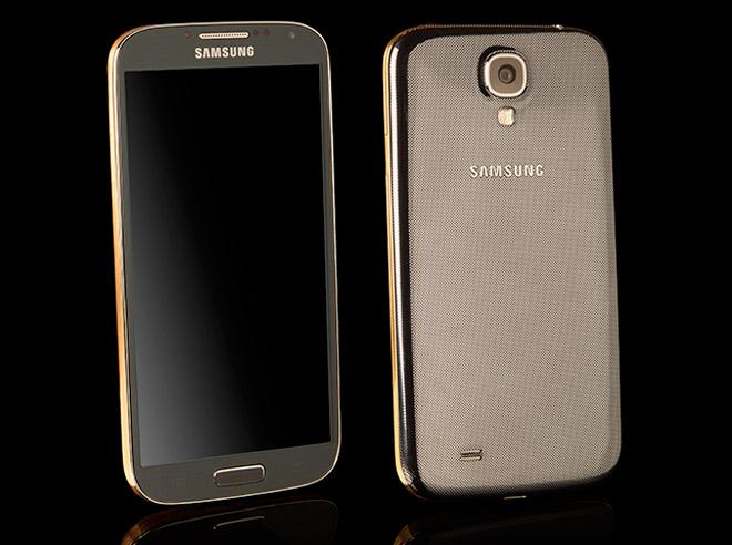 Aspecto del Samsung Galaxy S4 capado en oro