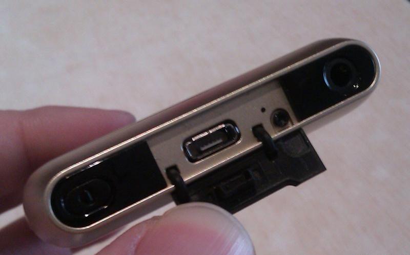 Nokia T7 micro USB