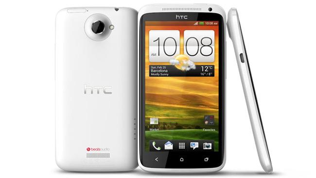 HTC ONe X con carcasa blanca