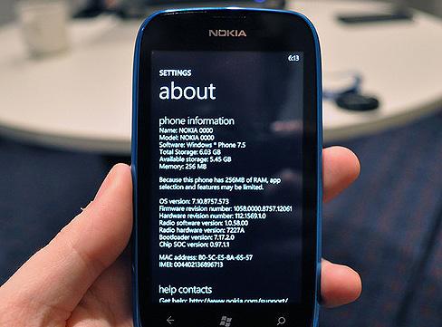 Nokia Lumia con 256 MB