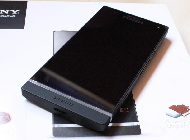 Vista frontal del Sony Xperia S