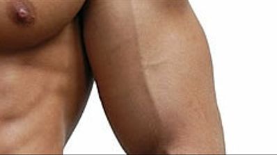 torso con abdominales marcados