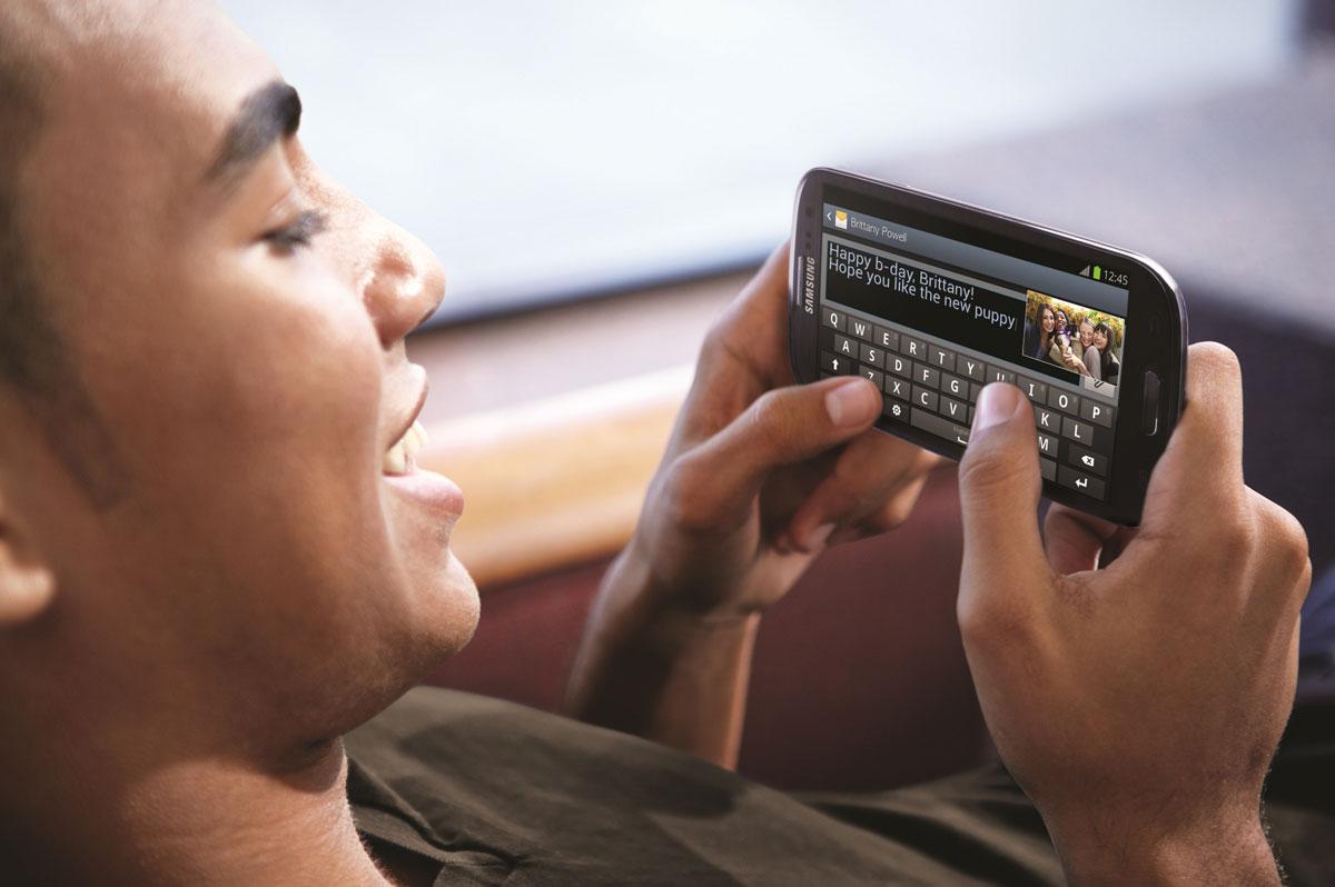 Samsung Galaxy S3 mostrando teclado qwerty en pantalla