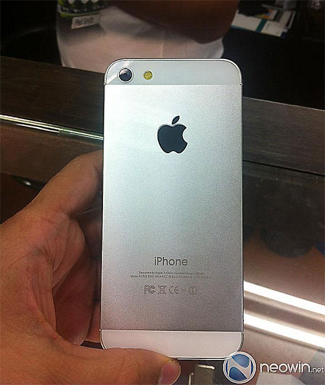 iPhone 5 blanco trasera