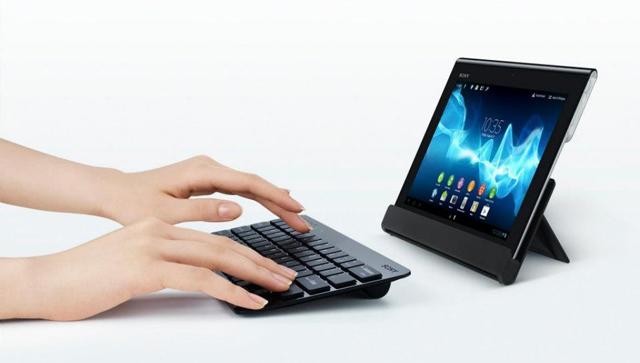 Sony Xperia Tablet S con accesorios