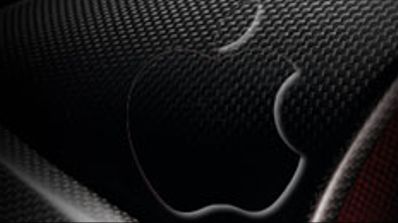 Logotipo de Apple sobre fibra de carbono