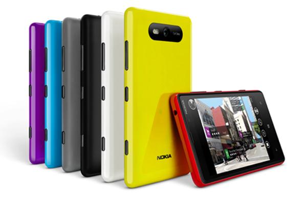 Carcasa estándar del Nokia Lumia 820