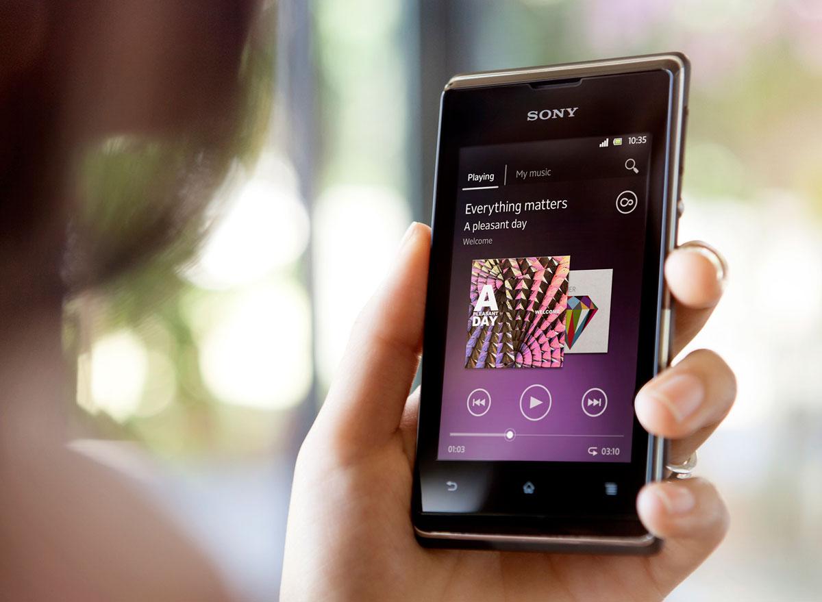 Sony Xperia E en modo música