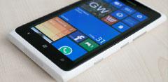 Nokia Lumia 900 blanco con WP8