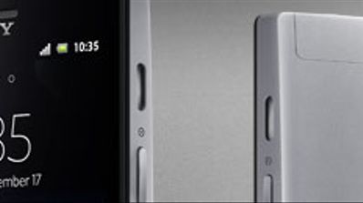 Sony Xperia P de color plateado