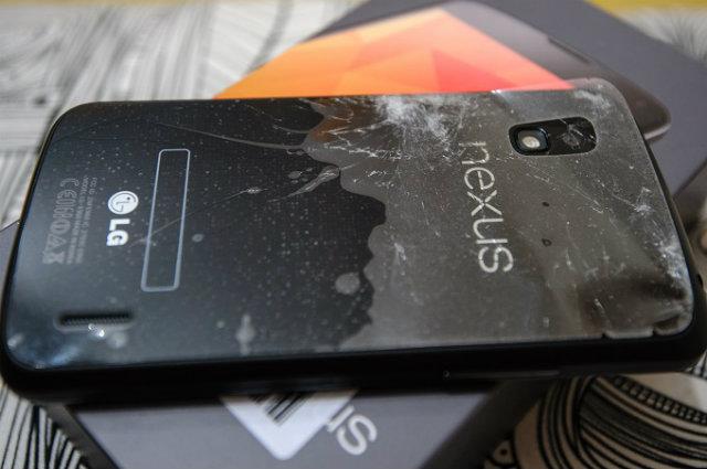 Teléfono Nexus 4 roto