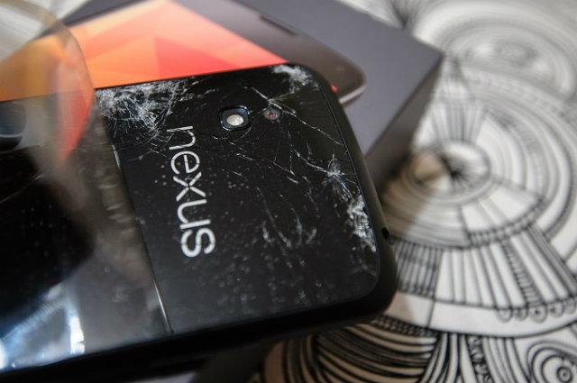 Cristal del teléfono Nexus 4 roto