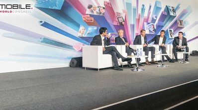 Directivos hablando en el MWC2013