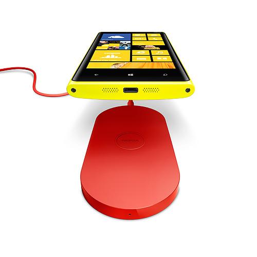Nokia Lumia 920 con cargador inalámbrico