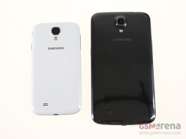 Samsung Galaxy Mega 6.3 con Samsung Galaxy S4