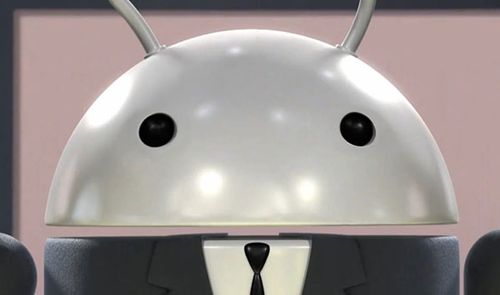 Android con traje profesional