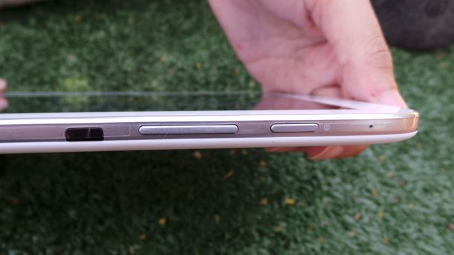 Lateral del tablet Samsung Galaxy Note 8.0