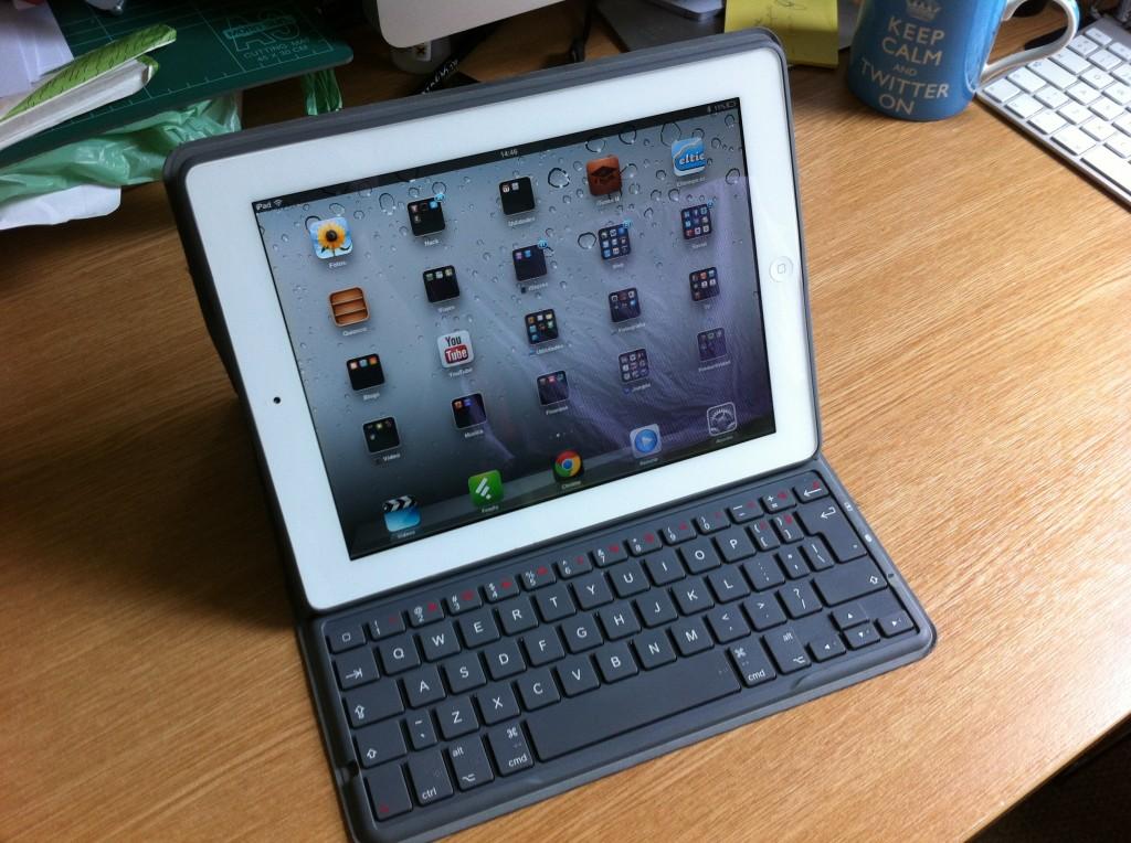 iPad teclado logitech keyboard folio solar