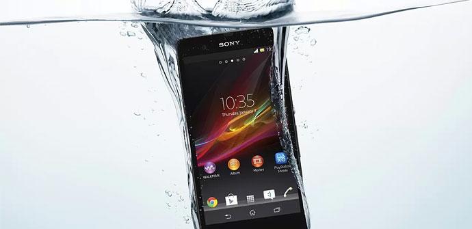 Teléfono Sony Xpreia Z sumergido