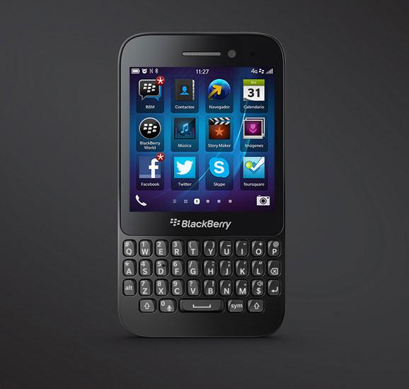 Frontal y teclado del BlackBerry Q5