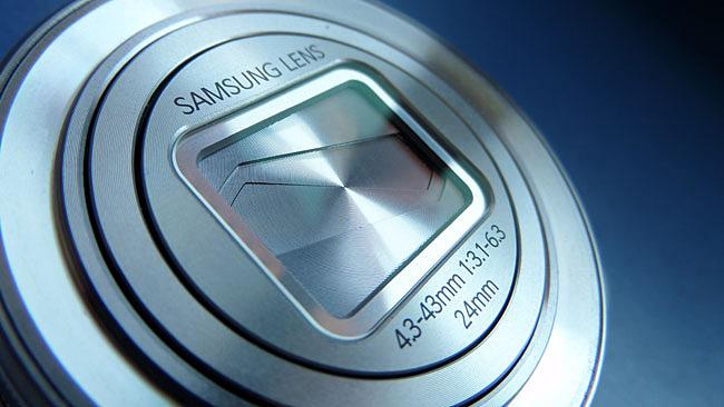 Detalle del sensor del Samsung Galaxy S4 Zoom
