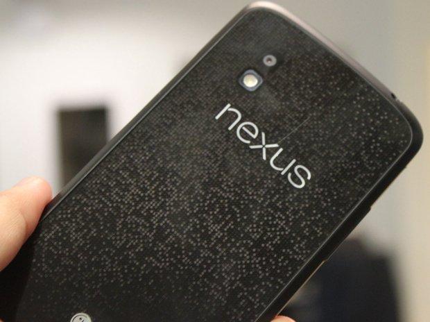 Trasera Nexus 4.