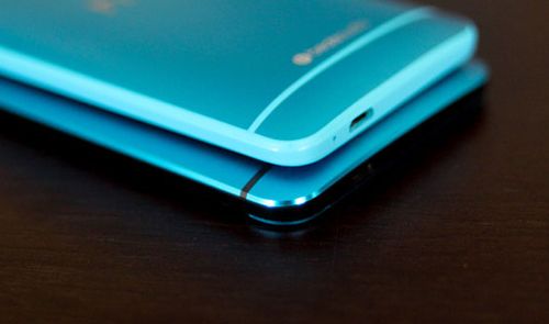 Carcasa azul del HTC One y One Mini