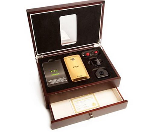 Caja de presentacion del HTC One dorado