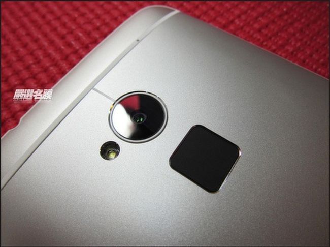 htc one max trasera