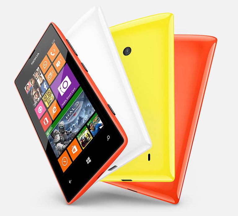 Nokia Lumia 525 en color rojo, blanco y amarillo