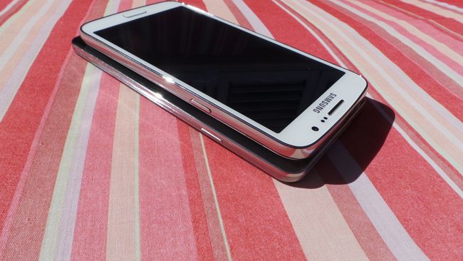 Teléfono Samsung Galaxy Grand 2 con Galaxy Note 3