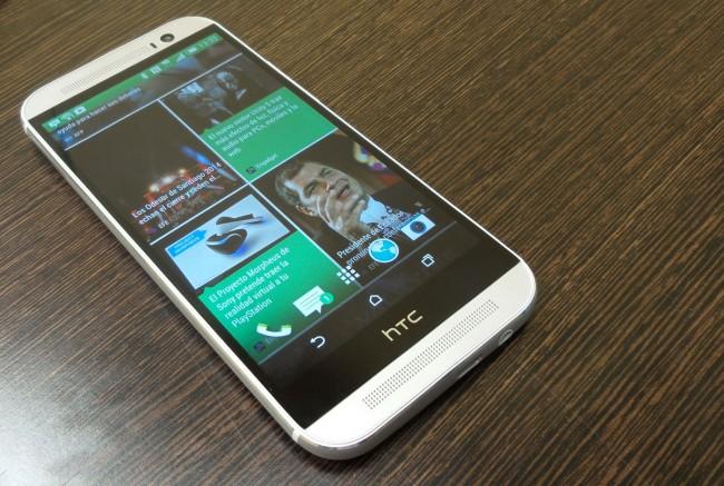 HTC One M8 en color plateado