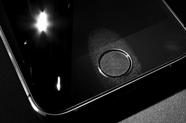 Huella dactilar marcada sobre un iPhone 5s