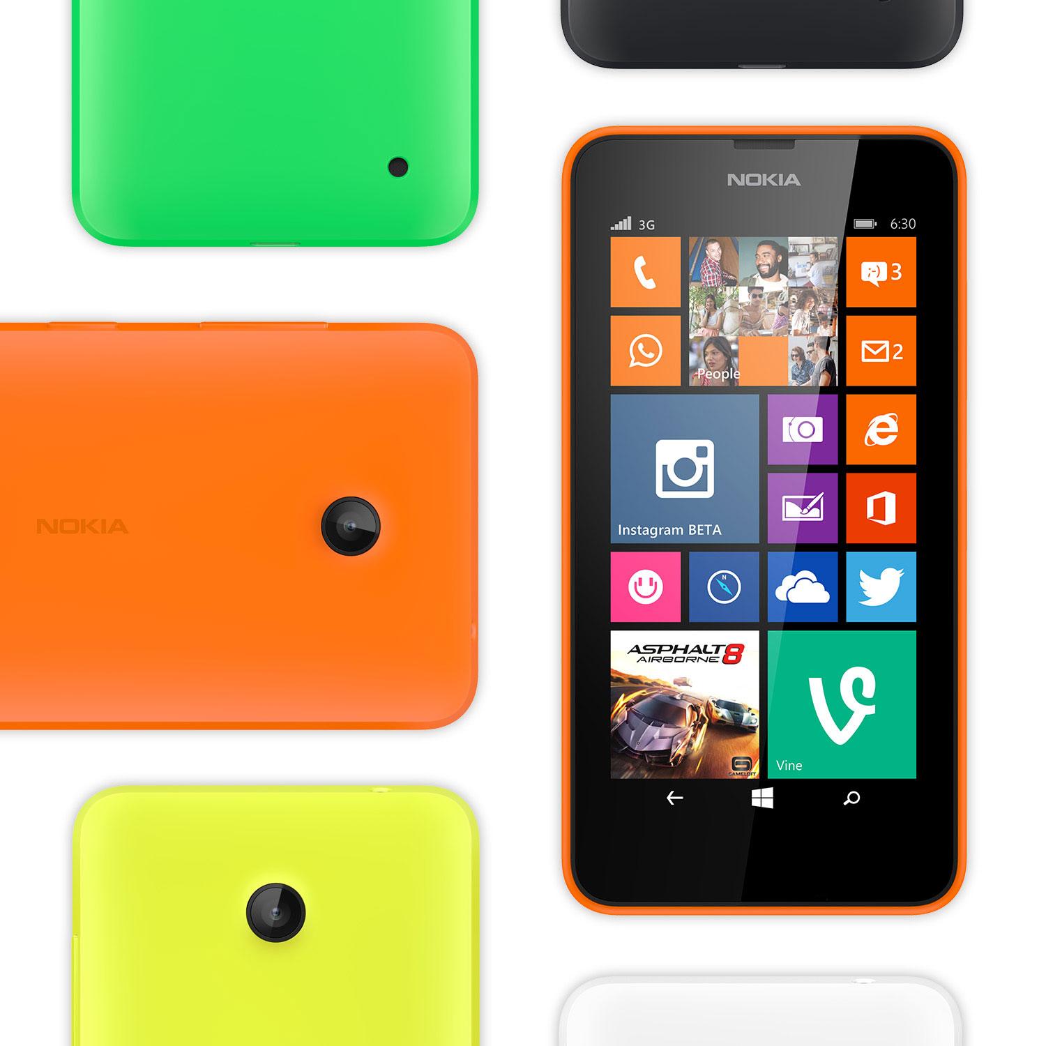 Nokia Lumia 630 con diferentes carcasa