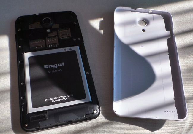 Teléfono Engel Smart Free 5 abierto