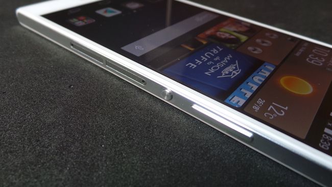Lateral del teléfono Huawei Ascend P7