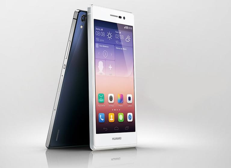 Huawei Ascend P7 en color blanco visto de perfil