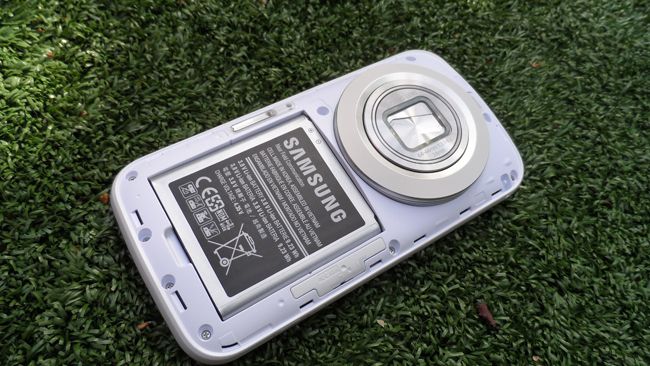 Samsung Galaxy K Zoom abierto