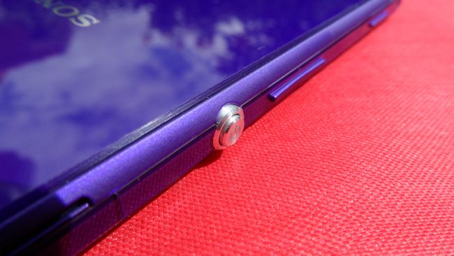 Lateral del teléfono Sony Xperia M2