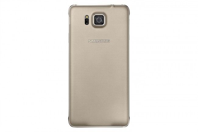 Samsung Galaxy Alpha en color oro por detras