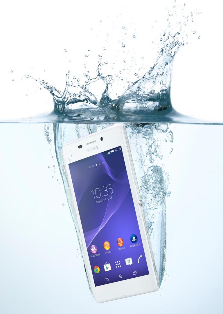 Sony Xperia M2 Aqua dentro del agua