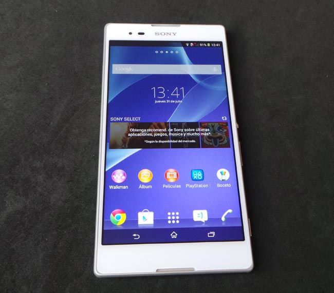 Sony Xperia T2 Ultra en mesa