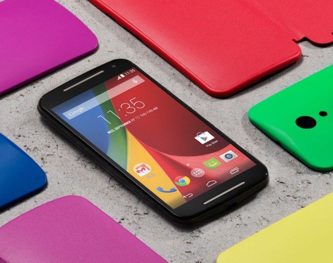 Motorola Moto G en negro con carcasas de colores
